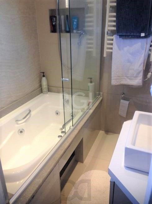 Casa para Venda - 130m², 3 dormitórios, sendo 2 suites, 6 vagas - Nonoai — foto 17