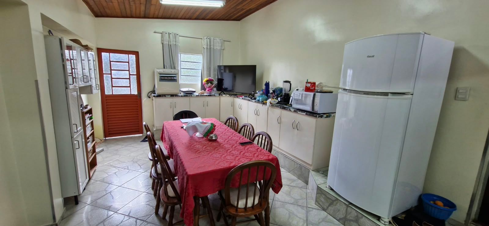 2 Casas no mesmo terreno, 2 dormitórios cada, 2 garagem, ensolarada, rua calma e arborizada — foto 10