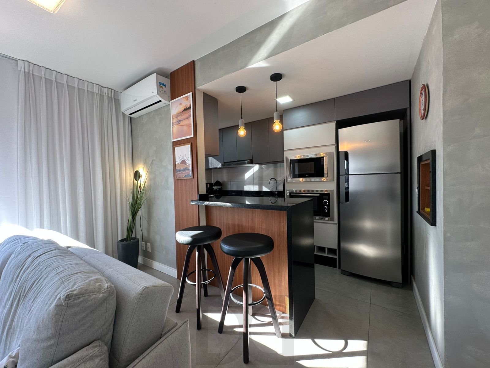 Apartamento Mobiliado e Reformado com Closet, Churrasqueira e Infraestrutura Completa no Centro de Porto Alegre — foto 3