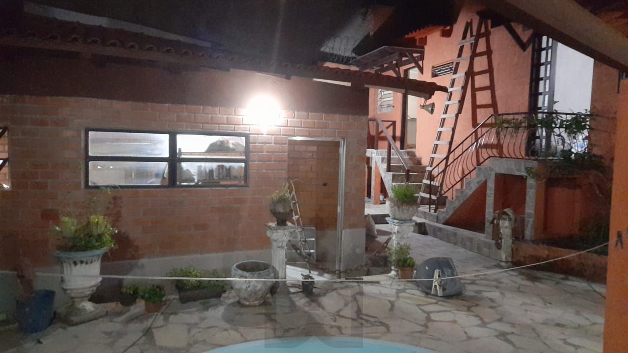 Casa à venda com piscina no bairro Glória, Zona Sul de Porto Alegre – 207m² construídos, pátio amplo e excelente potencial residencial — foto 25