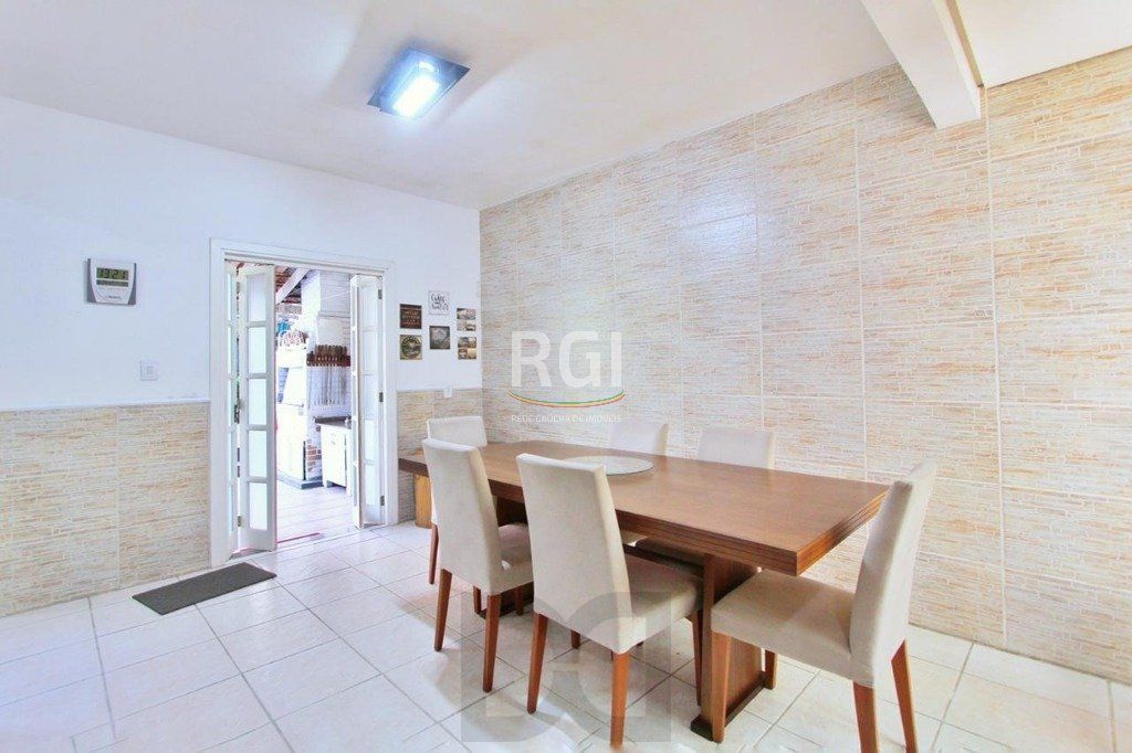 Casa para Venda - 260m², 5 dormitórios, sendo 2 suites, 4 vagas - Teresópolis — foto 25
