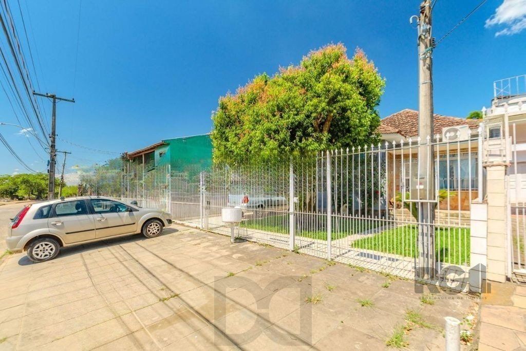 Casa de 3 dormitórios no bairro Rubem Berta — foto 29