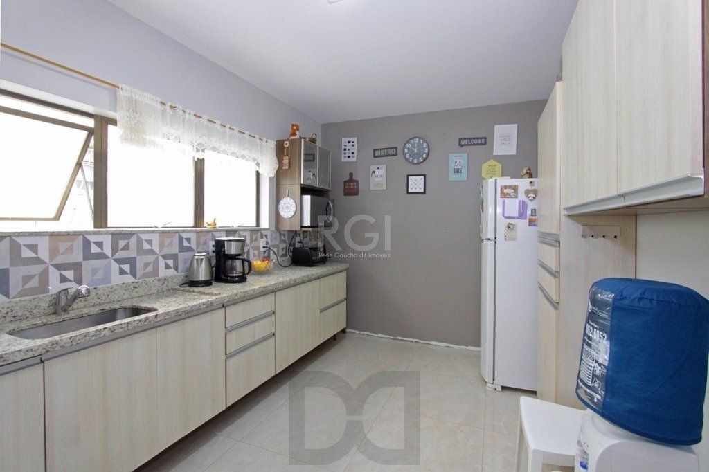 Apartamento 123m² - 3 dormitórios, 1 suíte e 1 vaga de garagem no bairro Petrópolis — foto 13