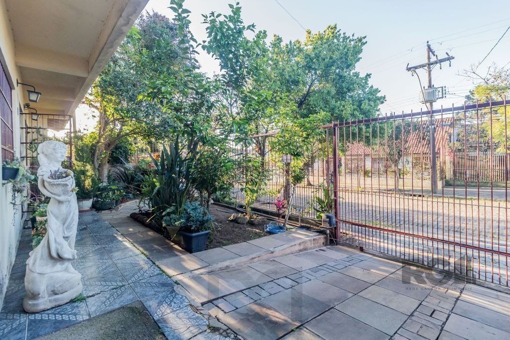 Sobrado de 215m² - 4 dormitórios, 5 vagas no bairro Passo das Pedras — foto 31