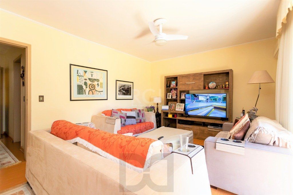 Casa para Venda - 228m², 4 dormitórios, sendo 1 suites, 5 vagas - Teresópolis — foto 10