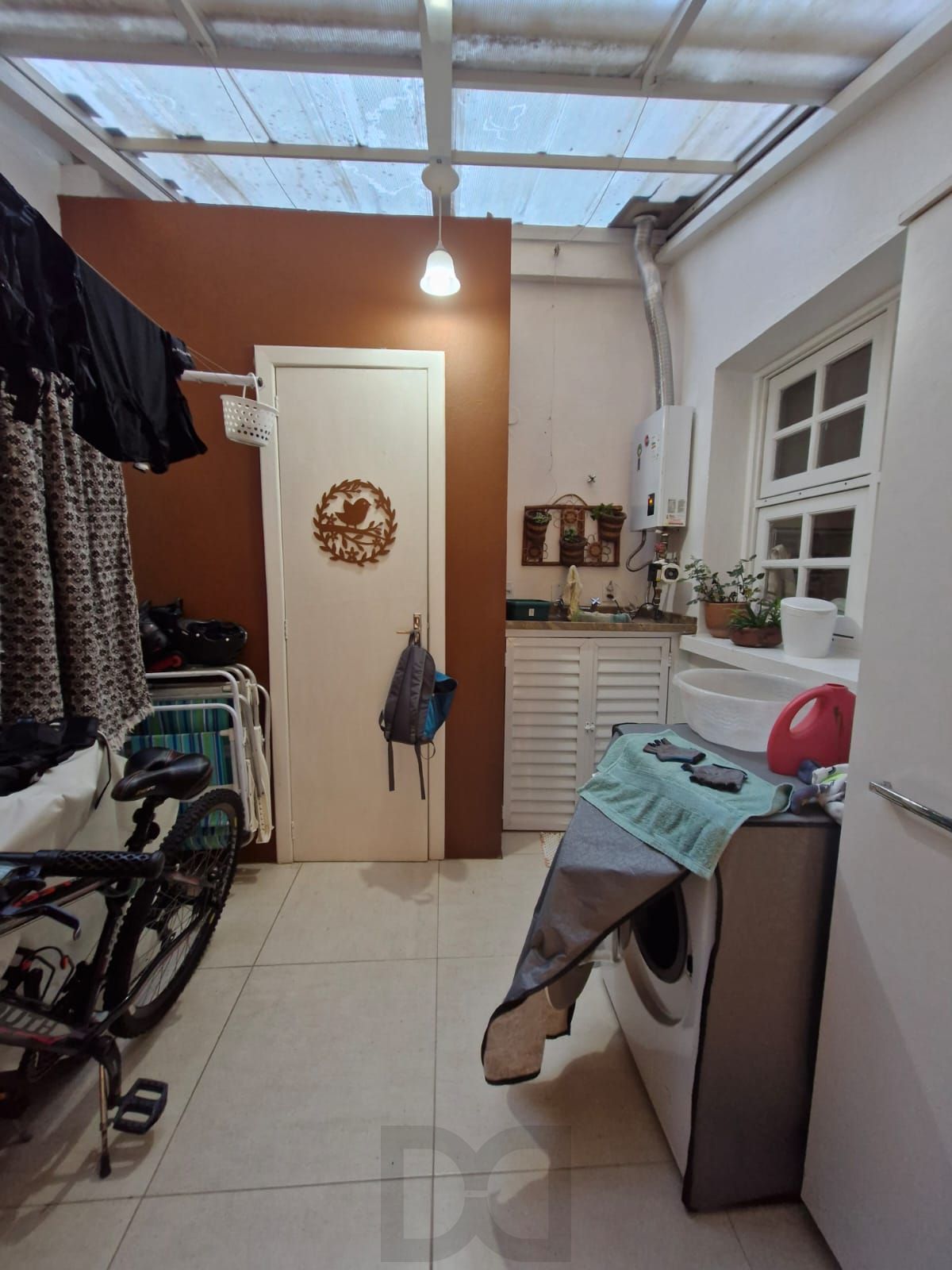 Casa em condomínio no Bairro Medianeira, com 3 dormitórios, sendo 1 suíte, e 1 vaga de garagem. — foto 22