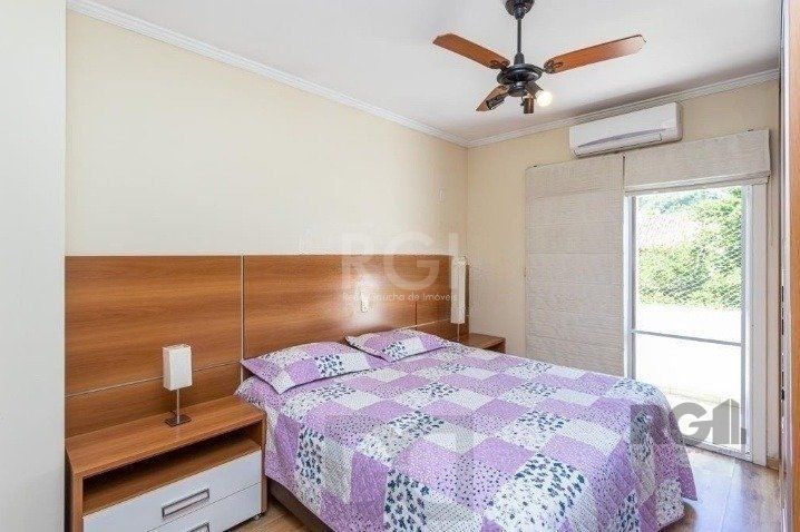 Casa com 03 dormitórios, 01 suíte, pátio, terraço com churrasqueira e vaga de garagem para 03 carros no bairro Ipanema — foto 18