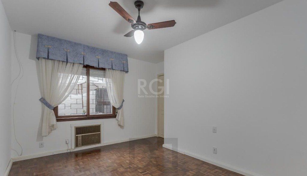 Casa para Venda - 327m², 4 dormitórios, sendo 1 suites, 3 vagas - Chácara das Pedras — foto 38