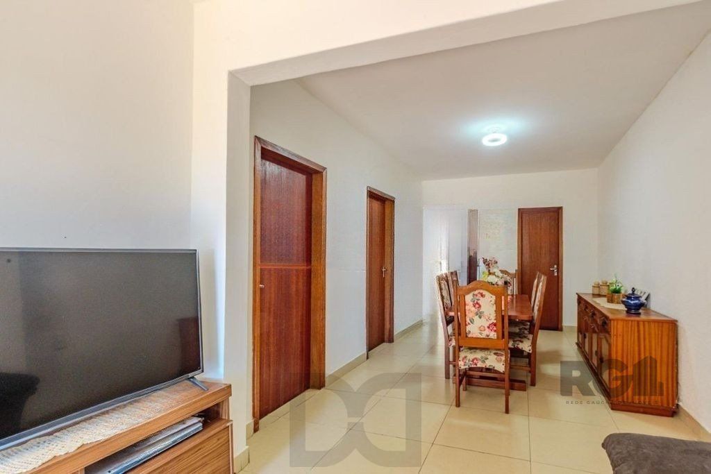 Casa de 3 dormitórios no bairro Rubem Berta — foto 7