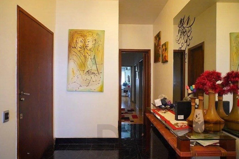 Apartamento 91m² - 3 dormitórios e 2 vagas no bairro Petrópolis — foto 6