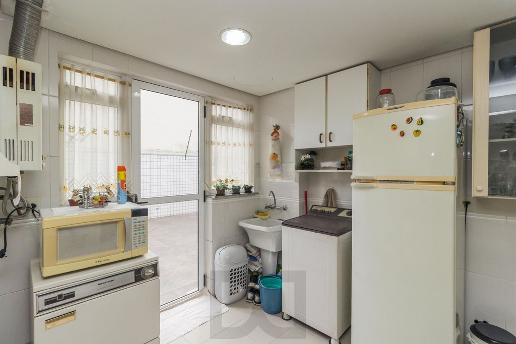Apartamento de 3 dormitórios no bairro Jardim Itu Sabará - Porto Alegre — foto 22