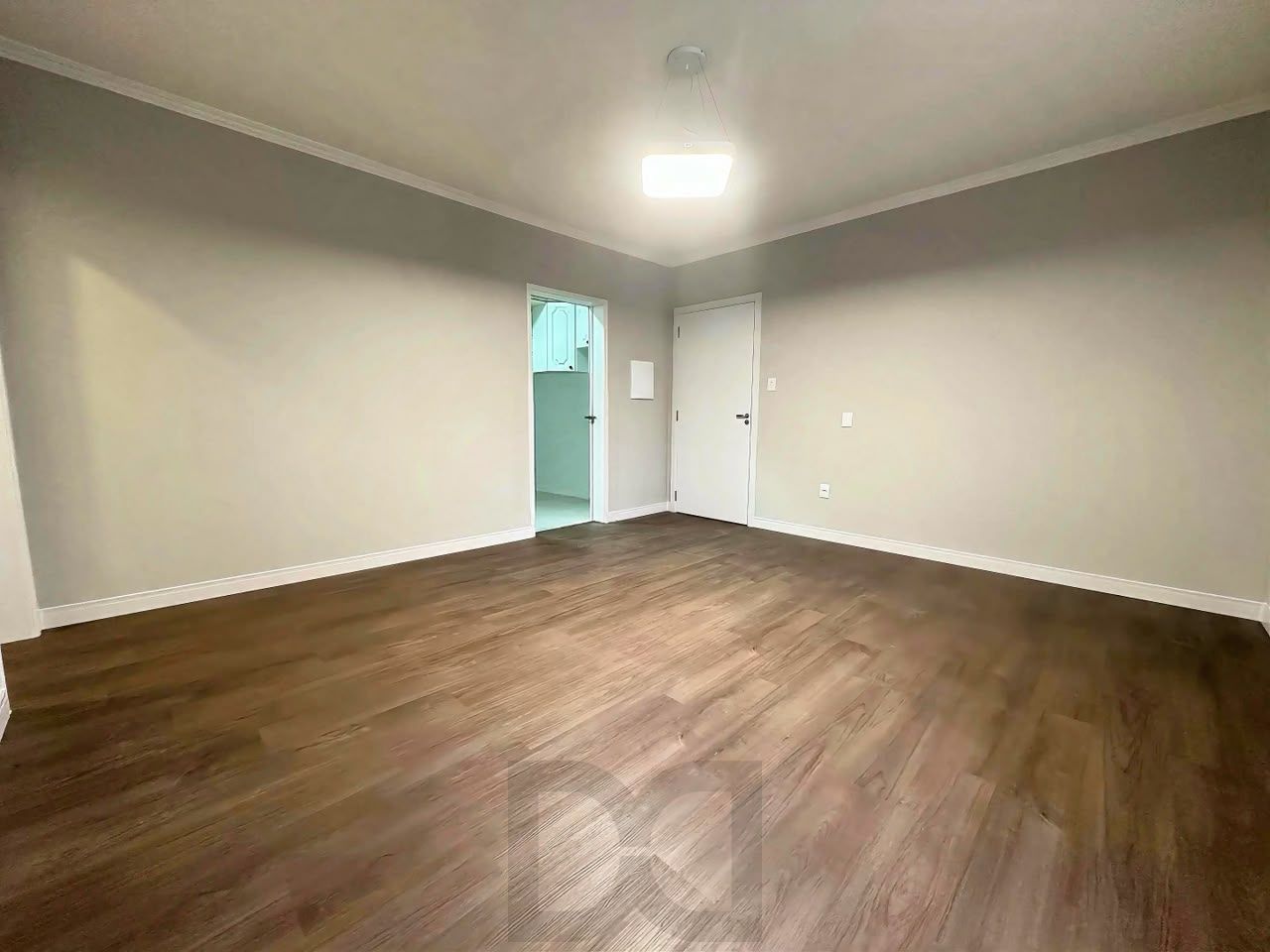 Amplo apartamento 1 dormitório com 57m² de frente no Menino Deus — foto 2