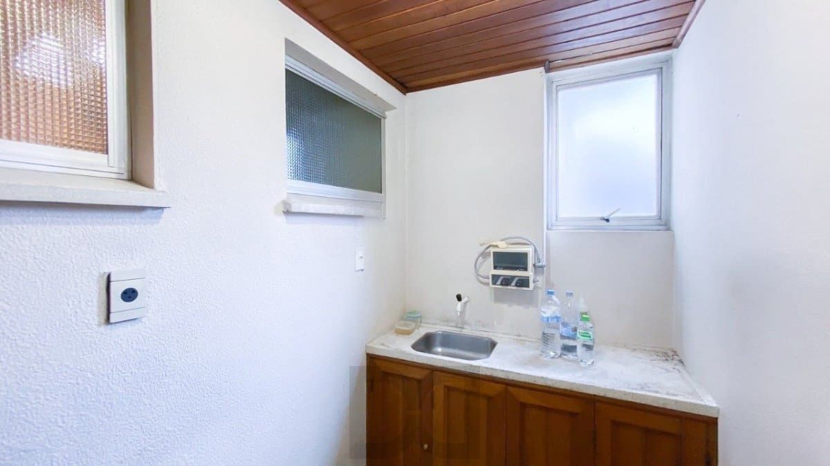 Sala/Conjunto à venda em Bairro Santa Cecília, Porto Alegre. — foto 11