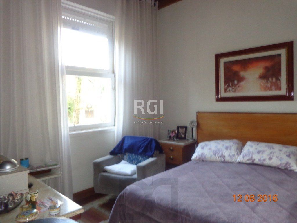 Casa para Venda - 240m², 6 dormitórios, 4 vagas - Teresópolis — foto 15