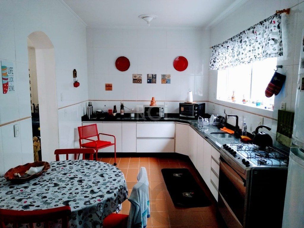 Casa para Venda - 240m², 3 dormitórios, 3 vagas - Teresópolis — foto 13