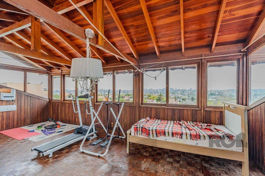 Casa com 234m², 3 dormitórios, 3 vagas no bairro Partenon — foto 25