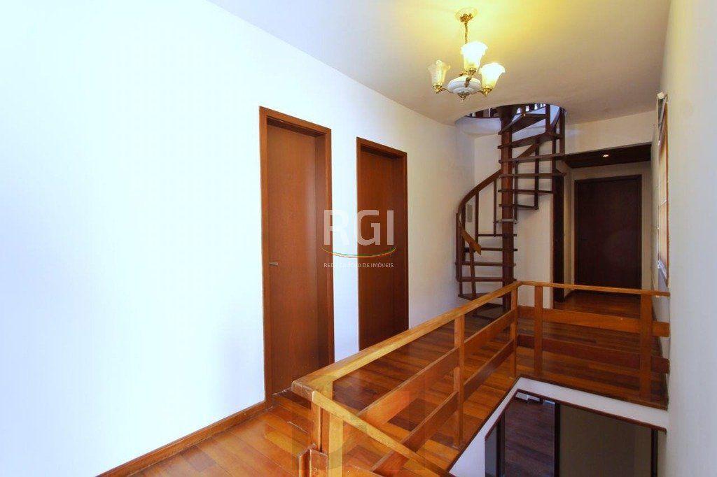 Casa para Venda - 185.29m², 4 dormitórios, sendo 2 suites, Teresópolis — foto 2