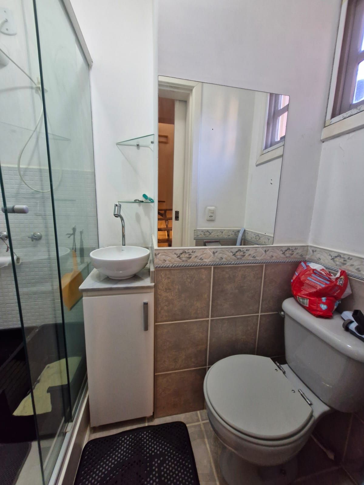 Casa em condomínio no Bairro Medianeira, com 3 dormitórios, sendo 1 suíte, e 1 vaga de garagem. — foto 16