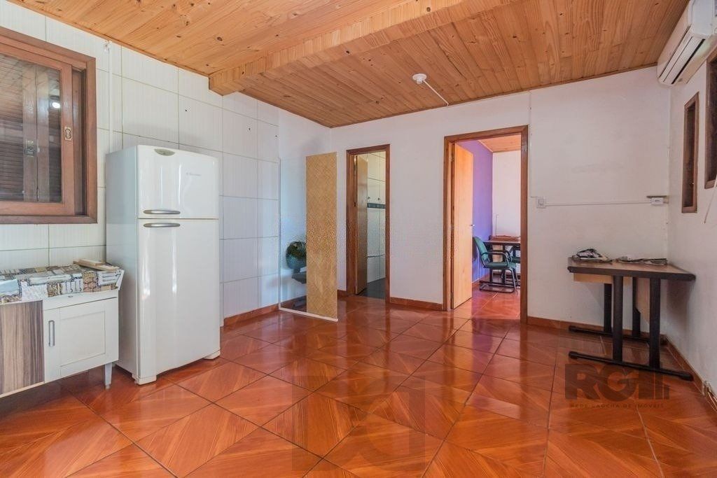 Casa com 4 dormitórios no bairro Santa Maria Goretti — foto 4