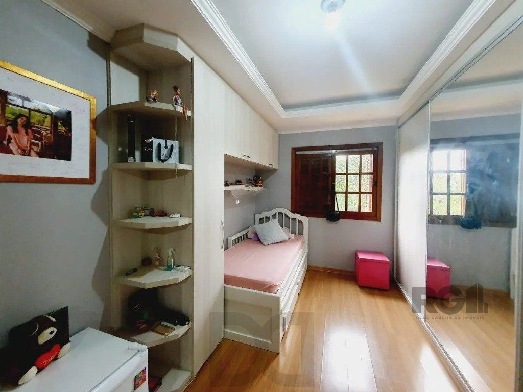 Casa com 3 dormitórios no bairro Lomba do Pinheiro — foto 22