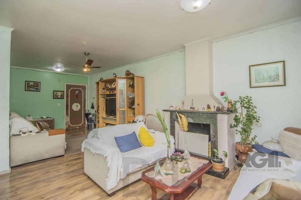 Apartamento 133m² - 3 dormitórios, 1 vaga no bairro Petrópolis — foto 2