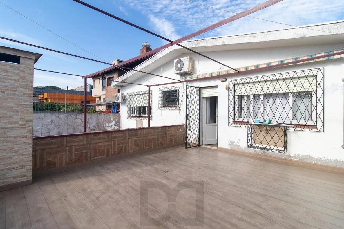 Casa com 4 dormitórios e energia solar no bairro Nonoai. — foto 39