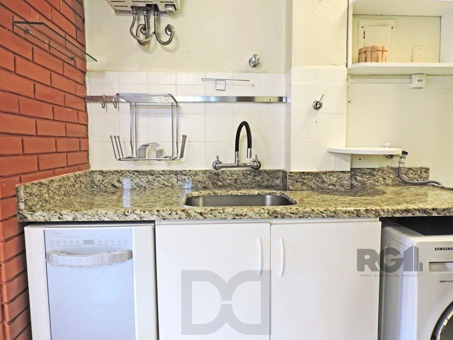 Casa 4 Dormitórios Bairro Gloria — foto 15