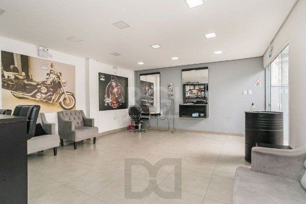Prédio comercial no Bairro Partenon — foto 21
