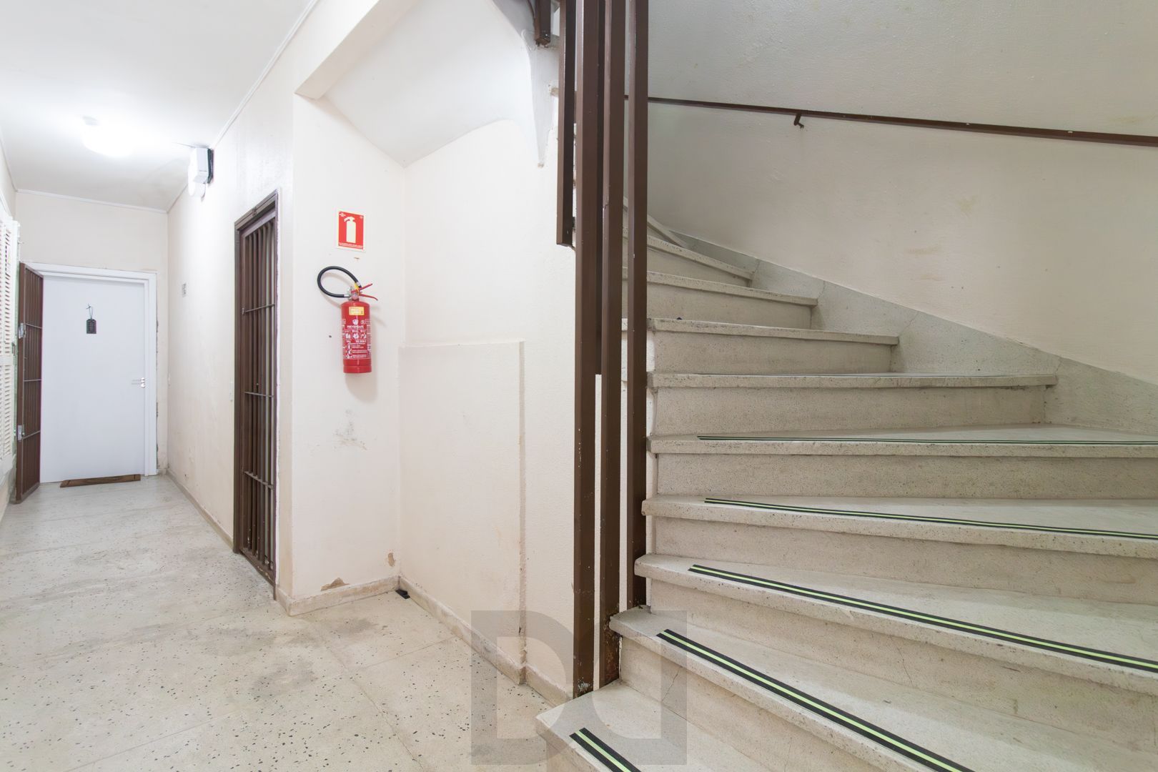 Apartamento 1 dorm à venda Rua Mucio Teixeira, Menino Deus - Porto Alegre — foto 6