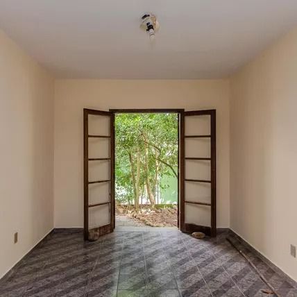 Casa à Venda na Rua da Gruta – 241,99m² – Próxima ao Hospital Divina Providência — foto 9