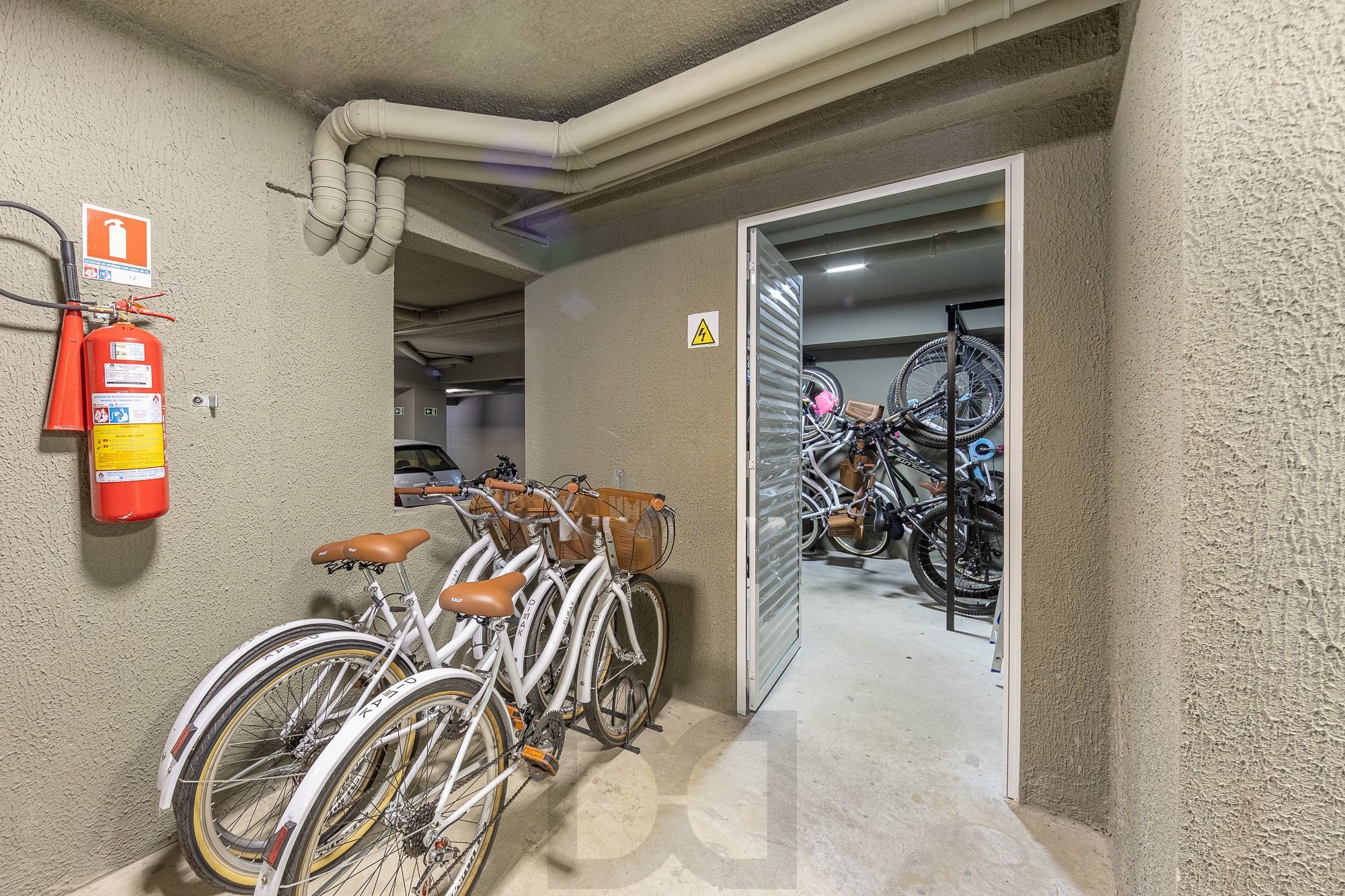 Apartamento Garden de 3 dormitórios no bairro Menino Deus - Porto Alegre. — foto 28