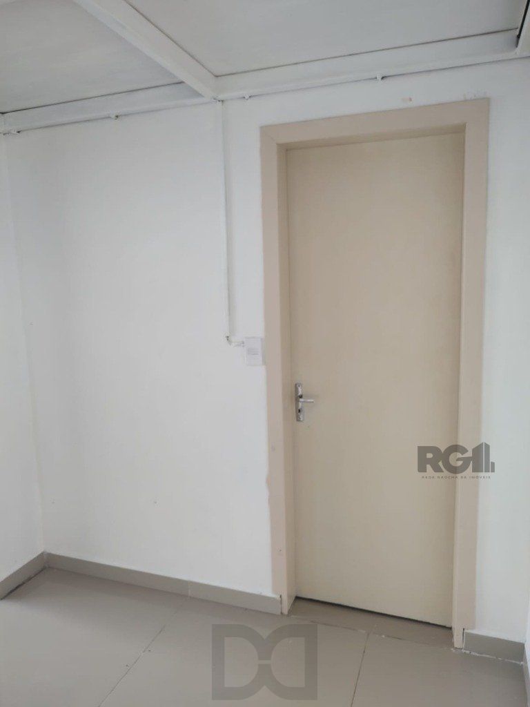 Loja para Venda - 60m², 0 dormitórios, 3 vagas - Petrópolis — foto 37
