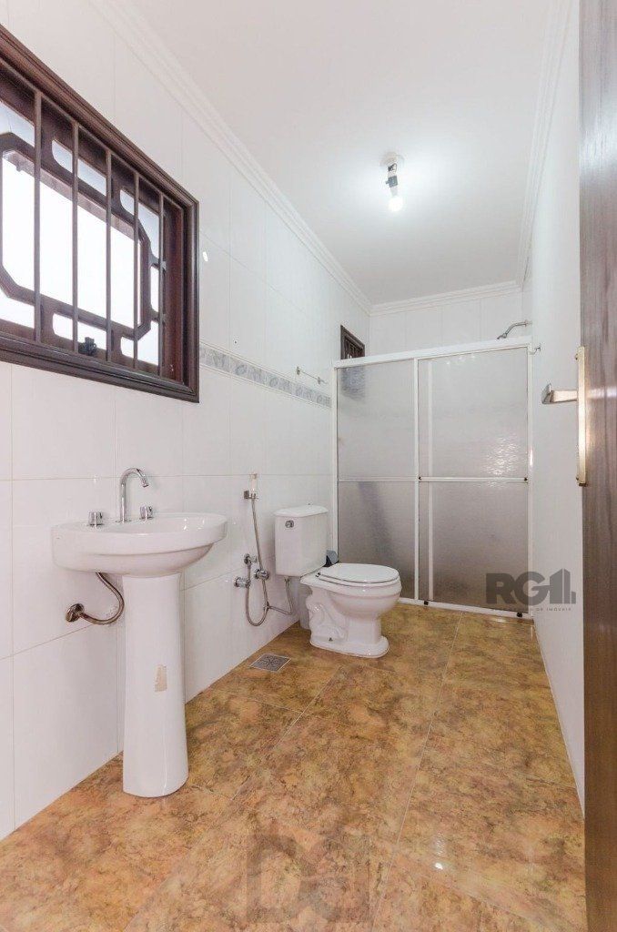 Excelente casa de 379m² com 3 dormitórios, piscina e 4 vagas. — foto 13
