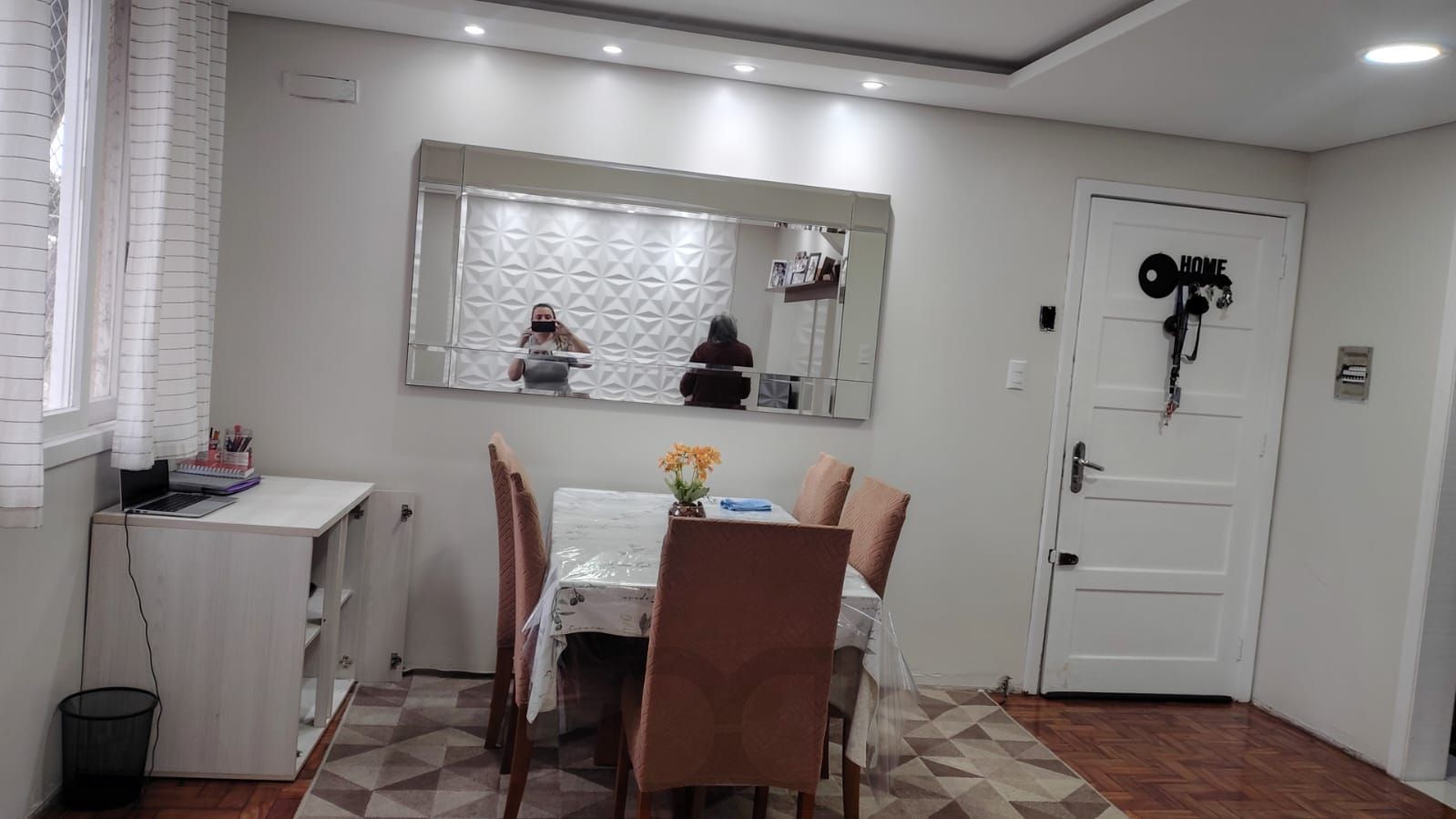Apartamento de 3 dormitórios com vaga de garagem coberta e escriturada no bairro Partenon. — foto 3