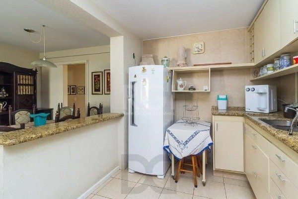 Casa para Venda - 227m², 3 dormitórios, sendo 1 suites, 4 vagas - Azenha — foto 13