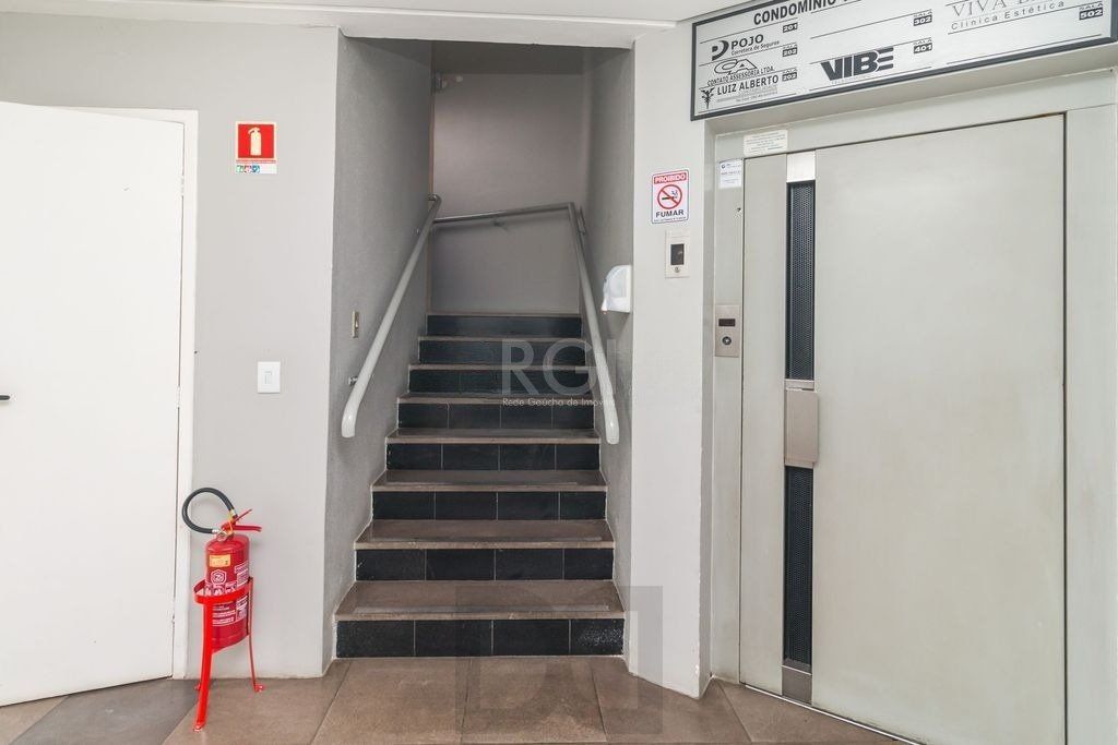 Sala comercial de 47m² - 1 sala e 1 banheiro no Passo da Areia — foto 6