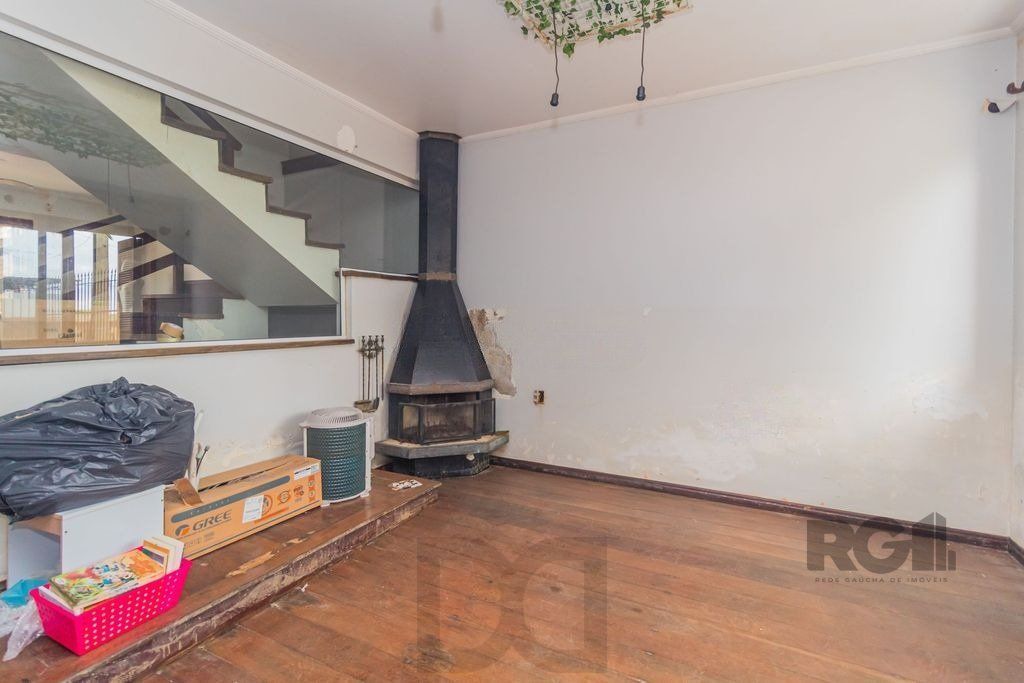 Casa com 240m², 3 dormitórios, 6 vagas no bairro Sarandi — foto 3