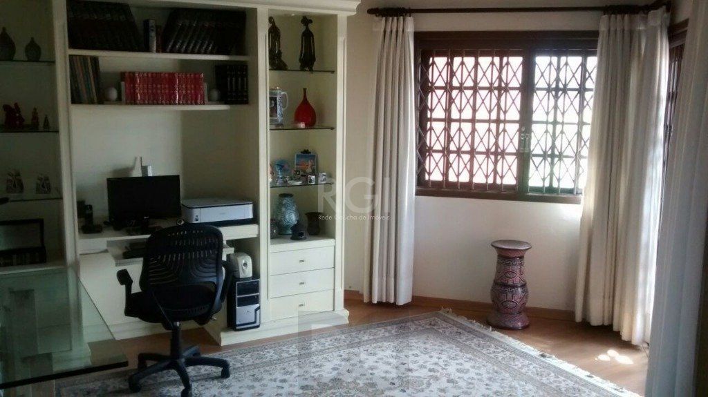 Casa para Venda - 316m², 3 dormitórios, sendo 1 suites, 2 vagas - Cavalhada — foto 2