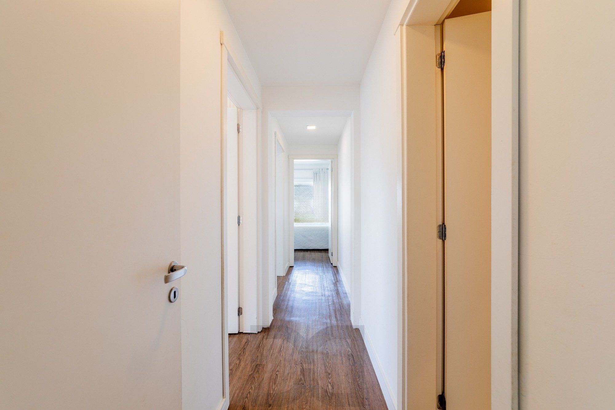 Apartamento com 3 quartos e 79m² à venda em Passo da Areia - Rua Bezerra De Menezes, Passo Da Areia, Porto Alegre — foto 13