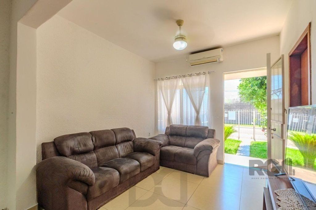 Casa de 3 dormitórios no bairro Rubem Berta — foto 4