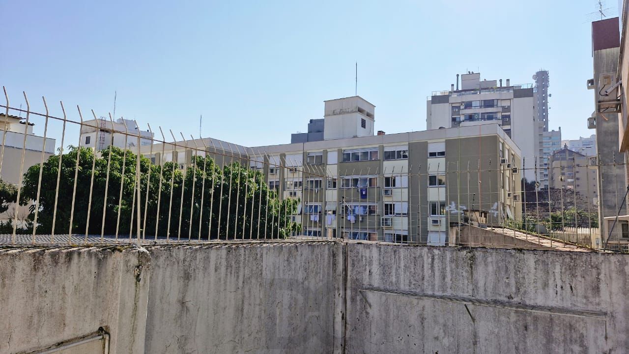 Apartamento com 2 dormitórios e garden na Rua Ijuí, pronto para reformar — foto 18