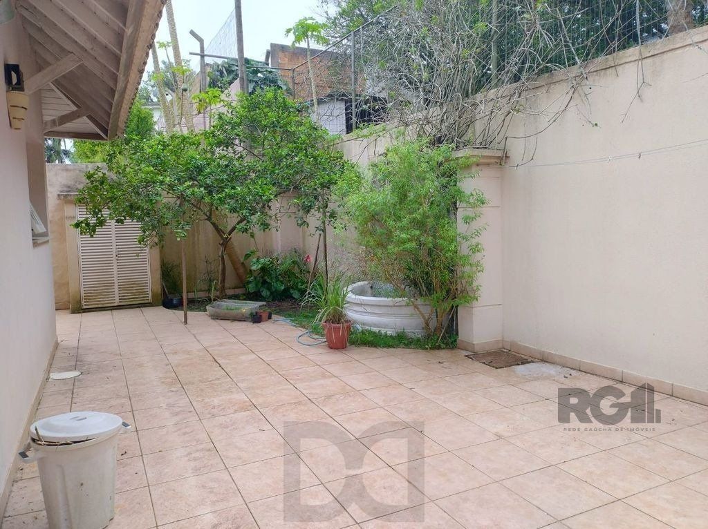 Casa de 307m² - 3 dormitórios, piscina, 4 vagas no bairro Espírito Santo — foto 20