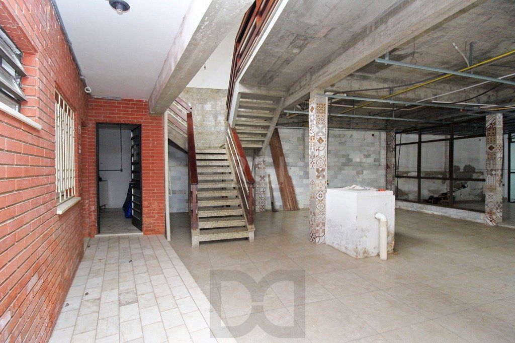 Casa para Venda - 840m², 7 dormitórios, sendo 3 suites, 8 vagas - Medianeira — foto 12