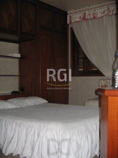 Casa para Venda - 260m², 3 dormitórios, sendo 1 suites, 7 vagas - Nonoai — foto 12