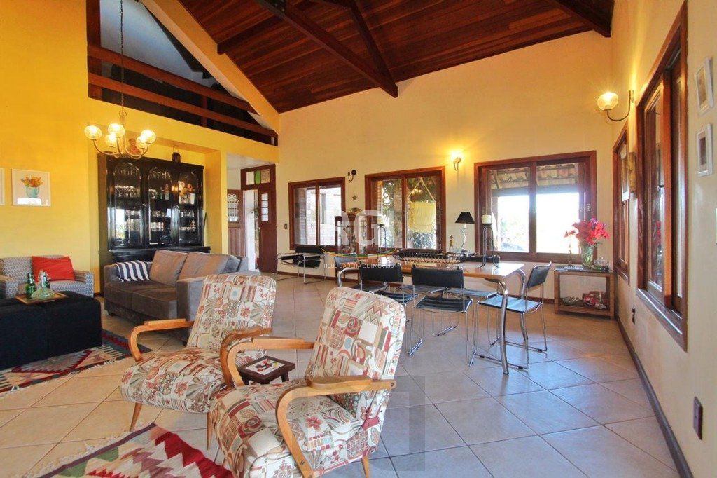 Casa para Venda - 269.06m², 4 dormitórios, sendo 2 suites, 5 vagas - Teresópolis — foto 20