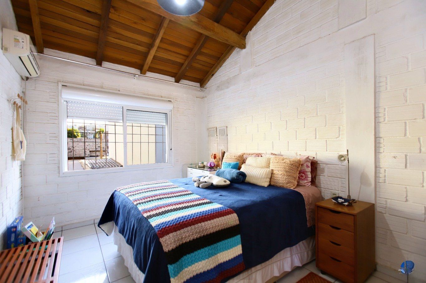 Casa com Edícula nos fundos, total de 5 dormitórios no Bairro gloria. — foto 34