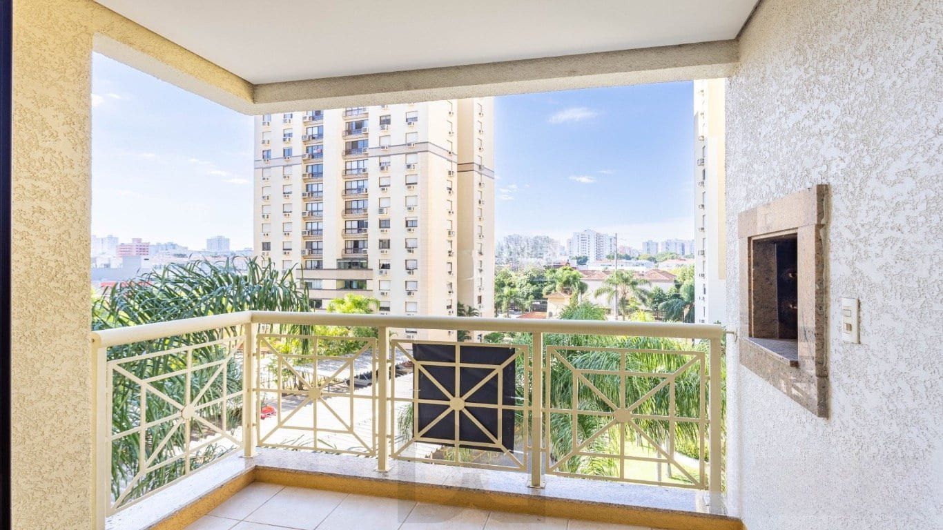 Apartamento de 2 dormitorios à venda em Passo da Areia, Porto Alegre. — foto 1