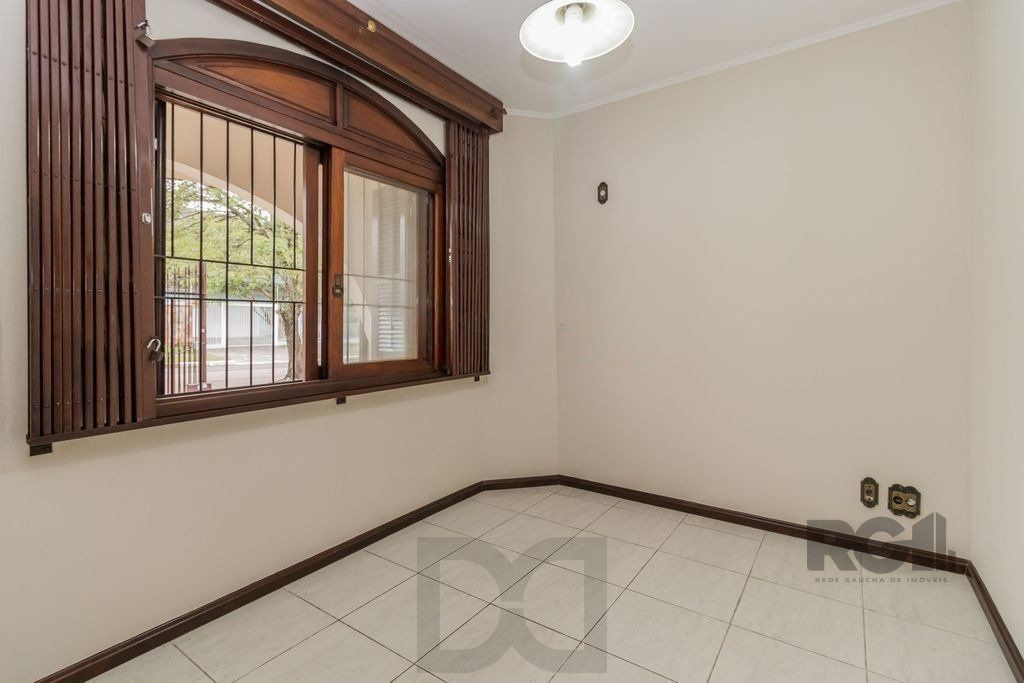 Casa com 287m², 5 dormitórios, piscina, 4 vagas no bairro Jardim Itu — foto 10