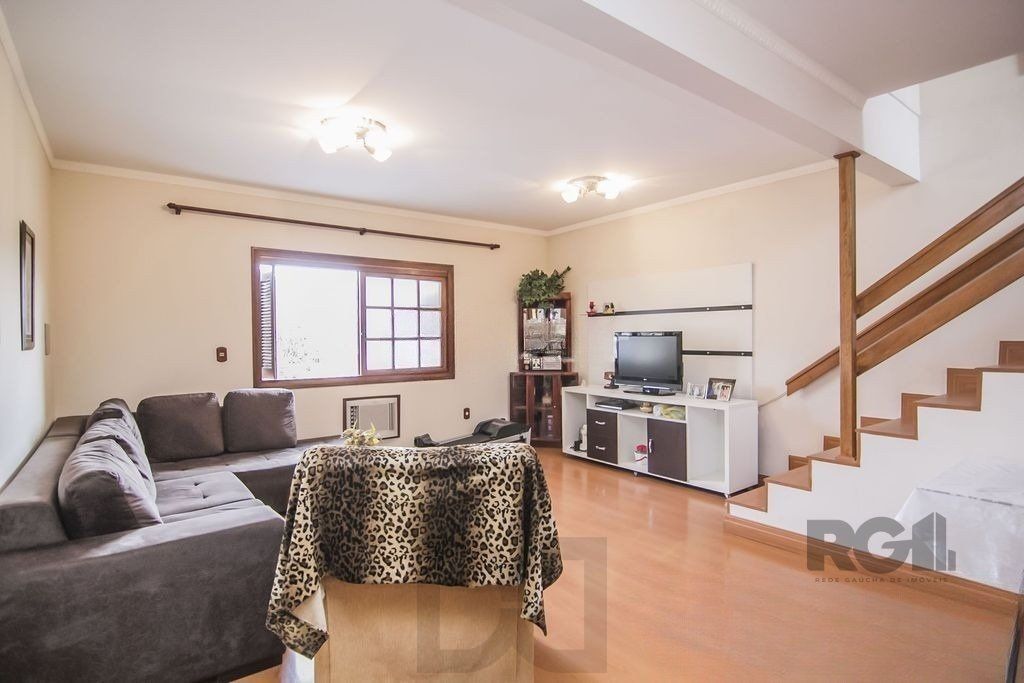 Casa de 2 dormitórios, no bairro Partenon — foto 1