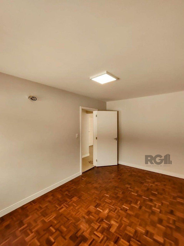 Apartamento semi mobiliado, 67m², 2 dormitórios, 1 vaga no bairro Petrópolis — foto 24